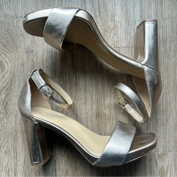 Naturalizer Women's Joy Ankle Strap Heeled Dress Sandal in Light Bronze- 9 WIDE - Picture 2 of 7